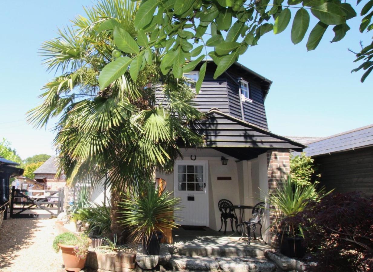 Hunston Mill Self Catering Dog Stay For Free 奇切斯特 外观 照片