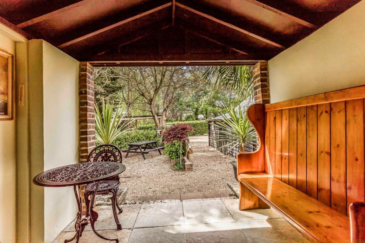 Hunston Mill Self Catering Dog Stay For Free 奇切斯特 外观 照片