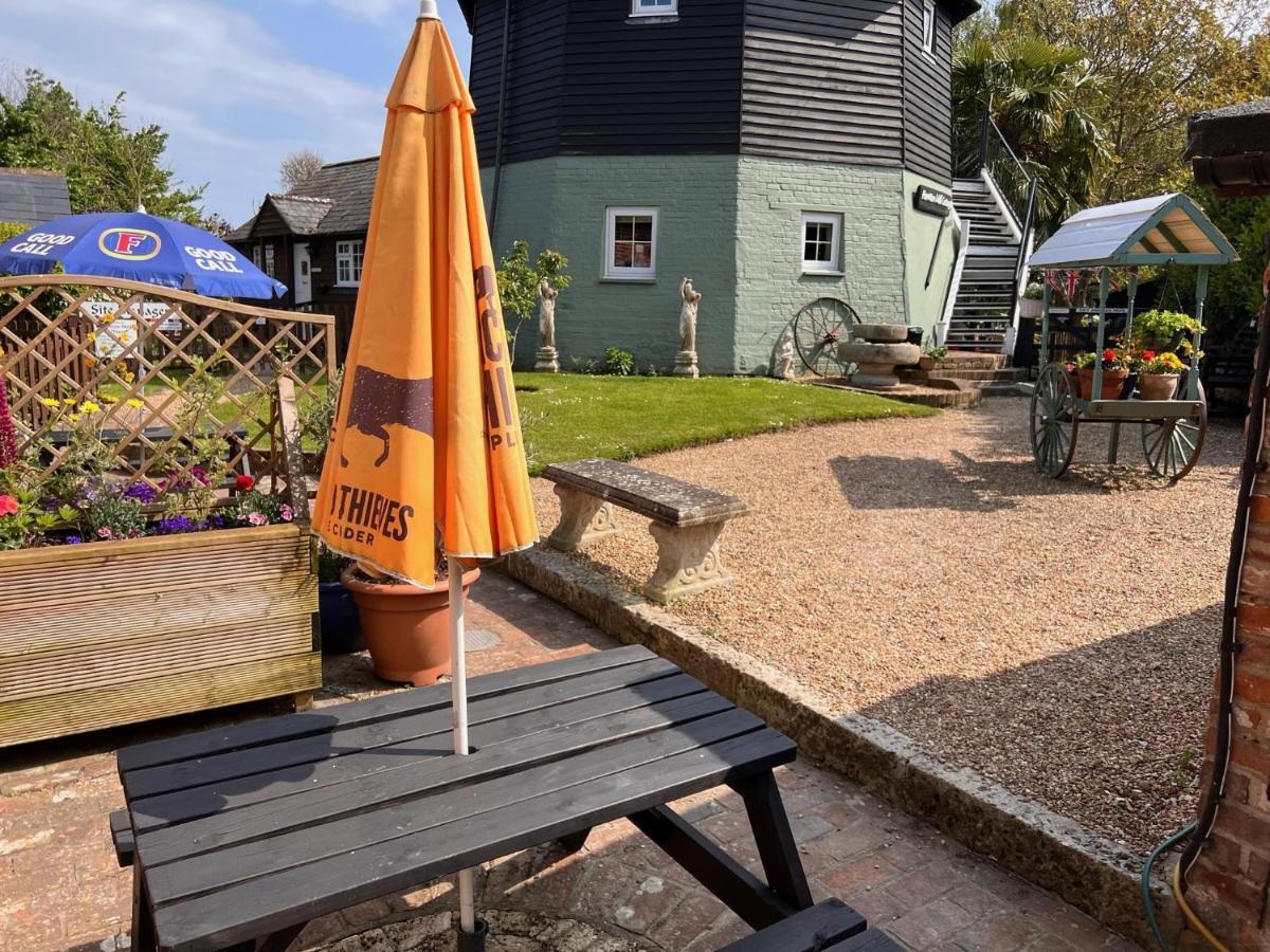 Hunston Mill Self Catering Dog Stay For Free 奇切斯特 外观 照片