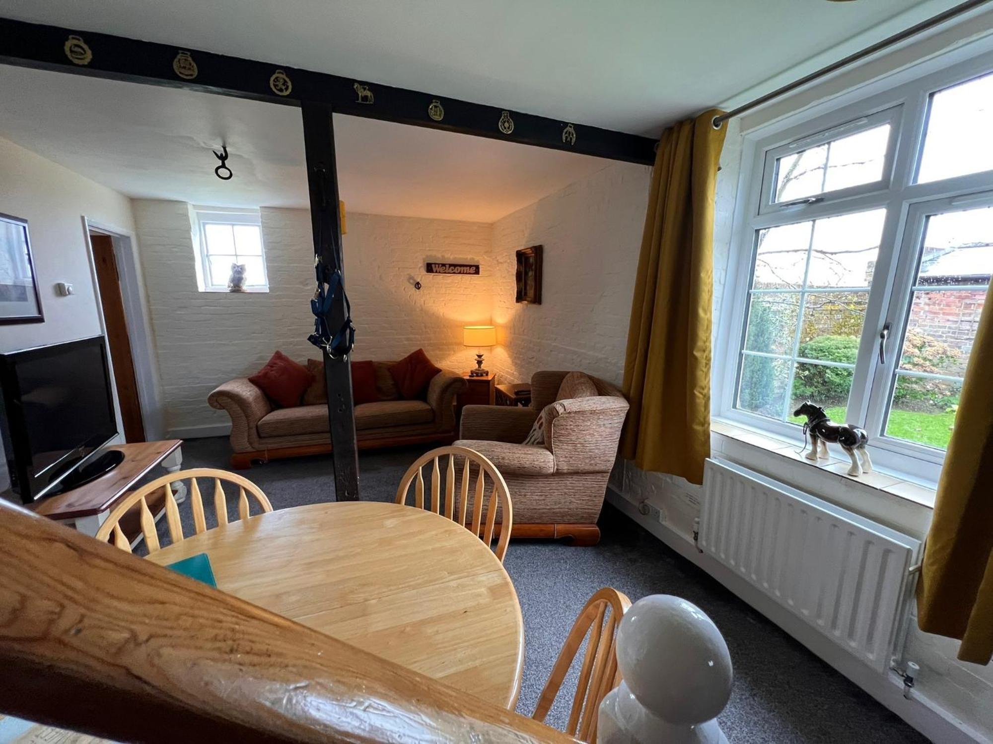 Hunston Mill Self Catering Dog Stay For Free 奇切斯特 外观 照片