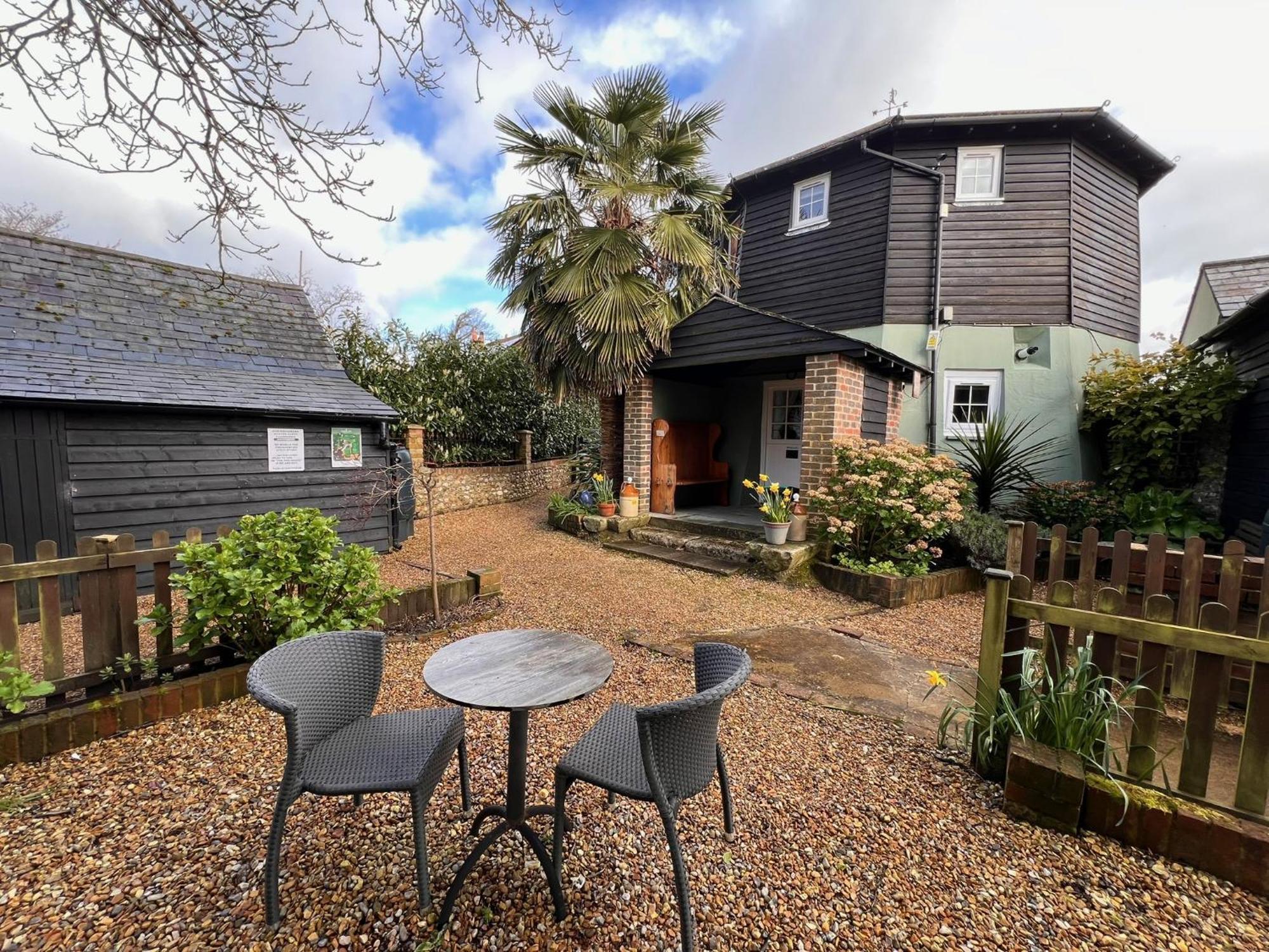 Hunston Mill Self Catering Dog Stay For Free 奇切斯特 外观 照片