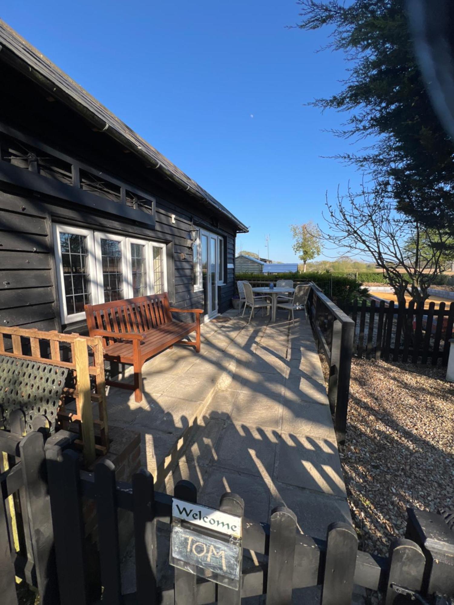 Hunston Mill Self Catering Dog Stay For Free 奇切斯特 外观 照片