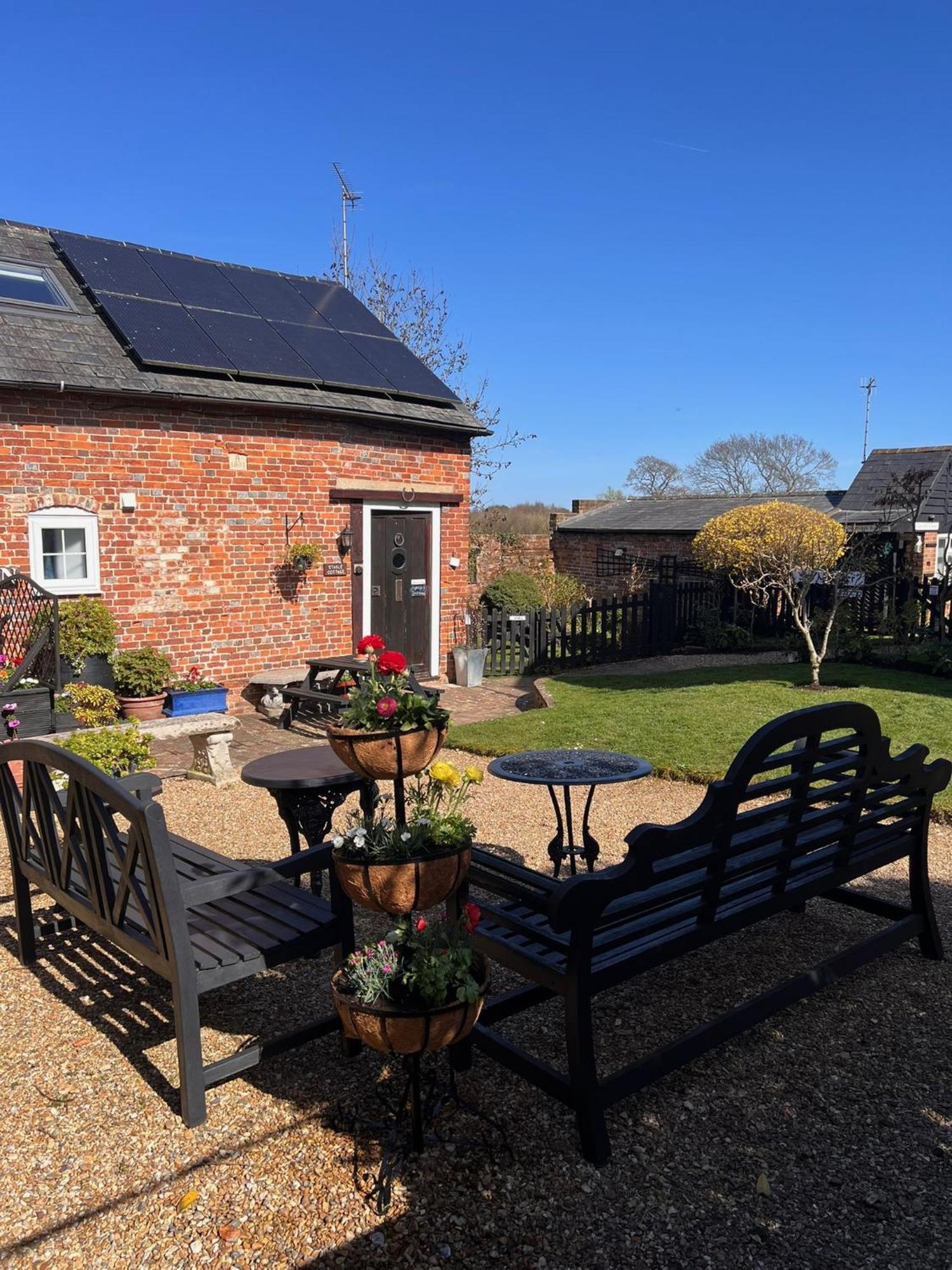 Hunston Mill Self Catering Dog Stay For Free 奇切斯特 外观 照片