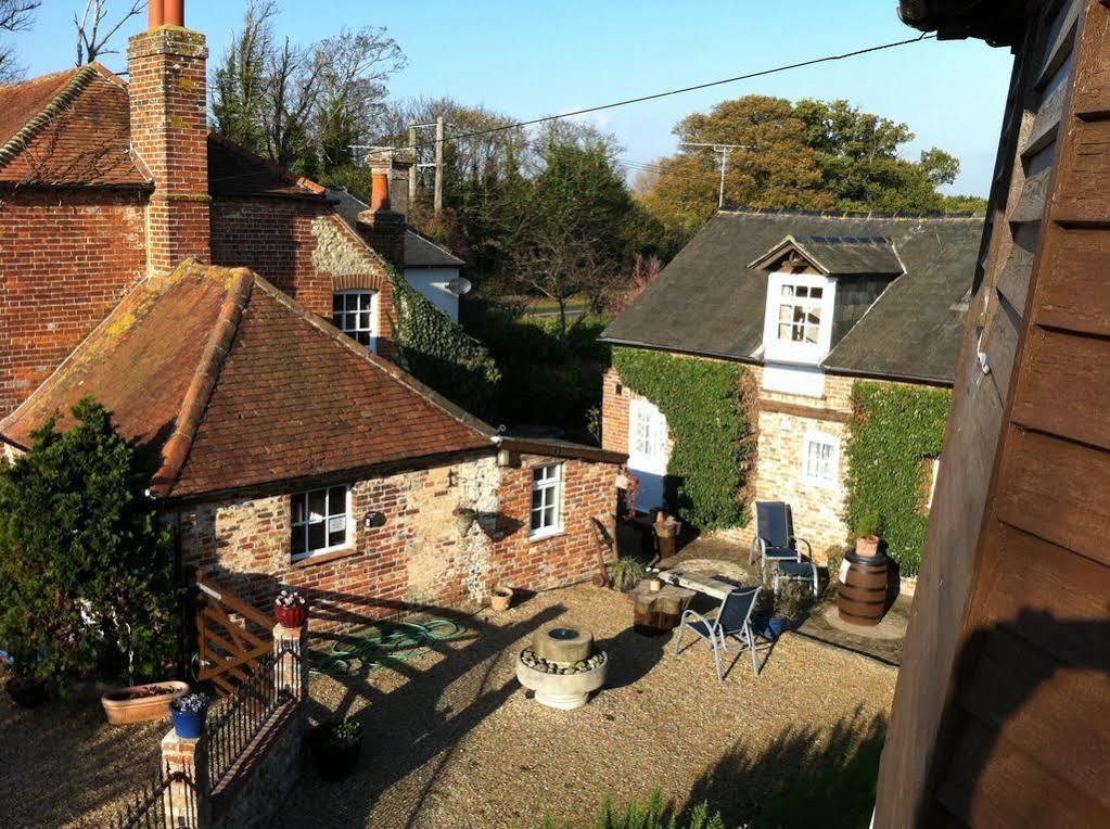 Hunston Mill Self Catering Dog Stay For Free 奇切斯特 外观 照片